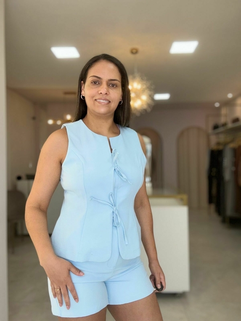 Conjunto de Short e Colete com Laço na Frente Alfaiataria - comprar online