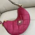 Bolsa Burberry Mini Hobo Matelassê Preta e Pink na internet