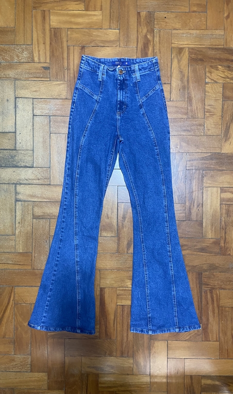 Calça Jeans Flare “Bluesteel”
