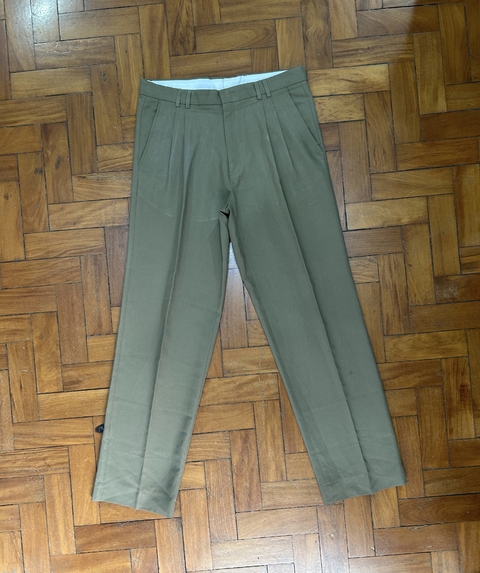 Calça alfaiataria.