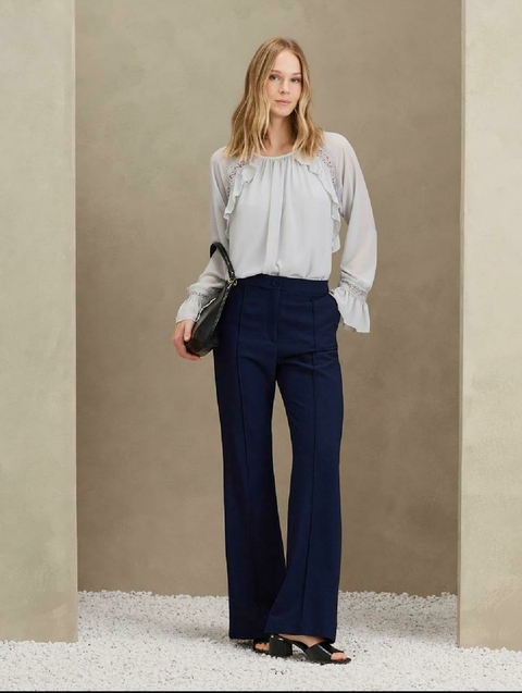 Calça Alfaiataria Flare com Nervura