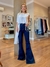 Calça Flare Com Detalhes em Strass na internet