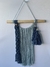 Painel de parede azul claro e escuro com bolinhas douradas - comprar online
