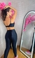 Descubra o Conjunto Power com Legging. Tecido de alta qualidade e design moderno para conforto em treinos e no dia a dia. Compre agora!
