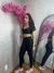 Conjunto Wonder

O Conjunto Wonder combina conforto, estilo e performance. Com legging de cintura alta que modela o corpo e top com recorte nas costas para maior sustentação, ele é perfeito para treinos intensos ou momentos casuais. Seu tecido brilhoso ga