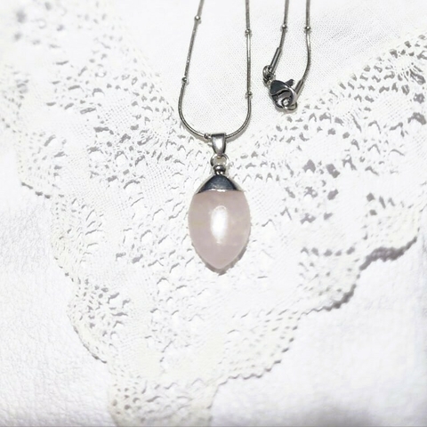 Collar con Cuarzo Rosa