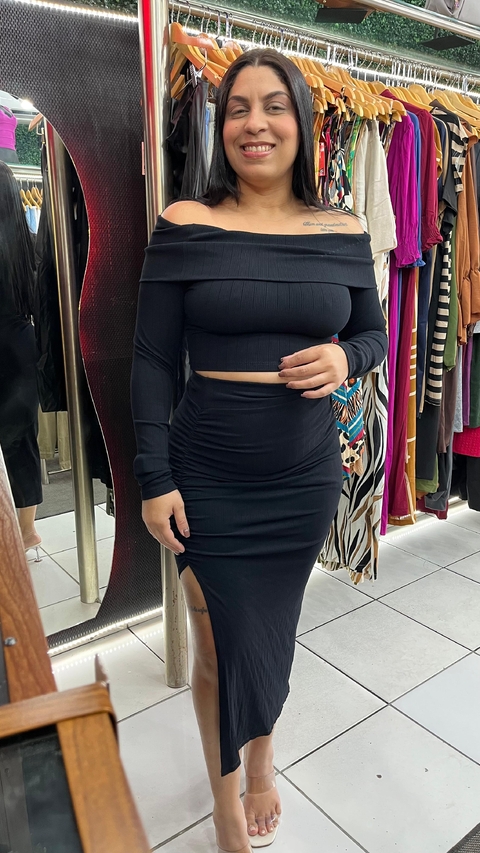 CONJUNTO BLUSA OMBRO A OMBRO E SAIA CANELADA PRETA M
