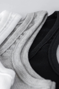 ¡OFERTA IMPERDIBLE - 3X1 en MUCULOSAS! - Blanca, Negra y Gris! - tienda online