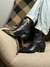Bota de Cano Curto em Couro e Salto Bloco Baixo - Preto - Luiza Barcelos na internet