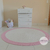 Tapete decoração quarto de bebê off white e rosa 1,20 de diâmetro - Ateliê Vera Peixoto - tapetes de crochê para decoração quarto de bebê e infantil