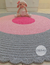 Tapete Infantil de Crochê Redondo - rosa e cinza - 1 metro de diâmetro - Ateliê Vera Peixoto - tapetes de crochê para decoração quarto de bebê e infantil