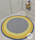 
tapete quarto de bebê menino
Como um raio de sol no quarto, este adorável tapete iluminará o chão com a alegria e aconchego.

Este tapete lindo cinza e amarelo, é neutro para compor vários temas de decorações de quarto de bebê e infantil.

Para uma limpe