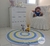 Como não amar, este tapete é lindo , cores clássicas que são sempre sucesso, atemporal nunca saem de moda, quando o assunto é decoração quarto de bebê e infantil 