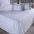 Jogo de Cama Queen com Peseira 5 Peças – Kit Copacabana em Poliéster Premium 300 Fios - branco