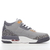 Air Jordan 3 "Cool Grey" na internet