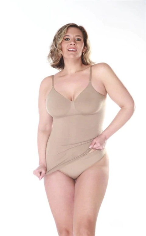 Camiseta modeladora con bretel fino