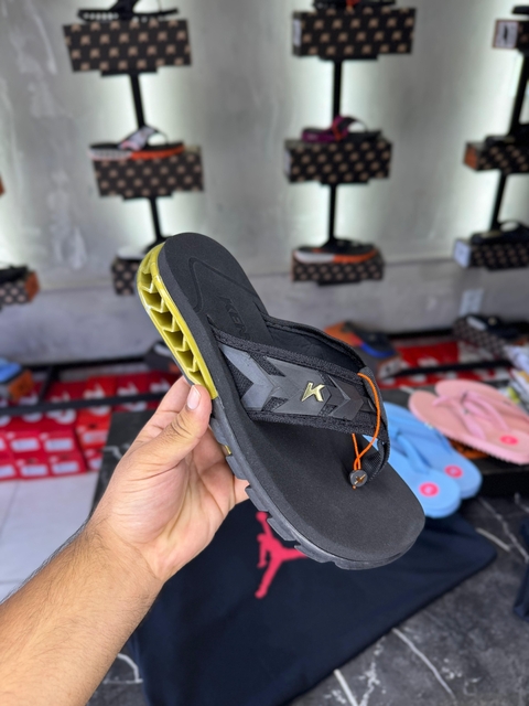 Kenner rakka ultra force preto dourado