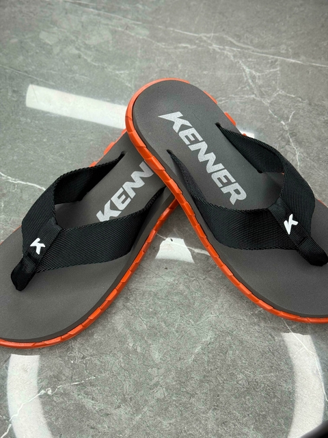 Kenner megah cinza com laranja