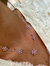 colar apliques de flores rosa