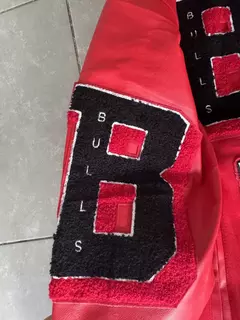 Imagen de JACKET NBA CHICAGO BULLS ROJA