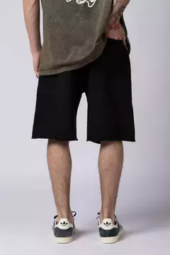 BERMUDA OVER VITALIS NEGRO - comprar online