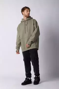 Buzo Canguro Over Jem Minute Oliva en internet