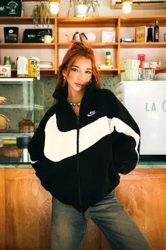Campera Nike Reversible Negra Peluche - Interior Negro - comprar online