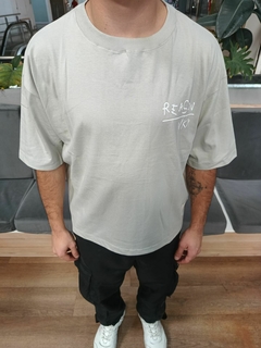 REMERA BOXY FIT REASON GRIS en internet