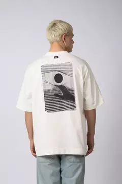 Imagen de Remera Over GR View Crudo