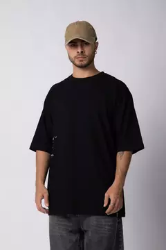 Remera Over Rhy Aime Negra - ZETA