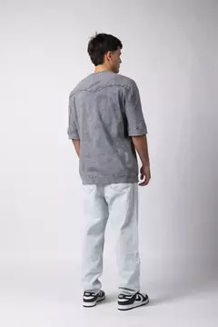 Remera Over Vorn Gris