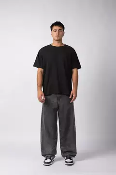 Remera Patch Drop Negra - ZETA