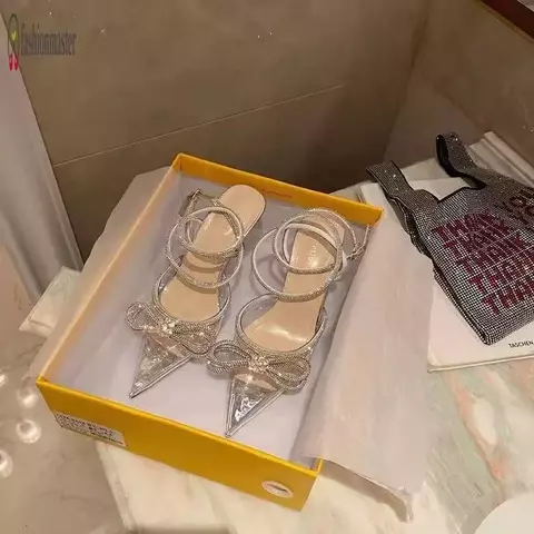 Sandália Gladiadora com Strass – Brilho, Poder e Conforto no Mesmo Passo