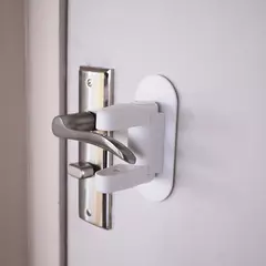 Imagem do Trava Universal para Portas - Segurança Extra para Crianças e Proteção contra Arrombamentos