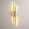 Luminária de Parede LED Preta com Detalhe Dourado – Design Moderno e Sofisticado para Quarto e Sala - comprar online