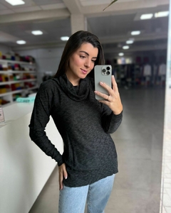 Blusa de Tricô Gola Boba