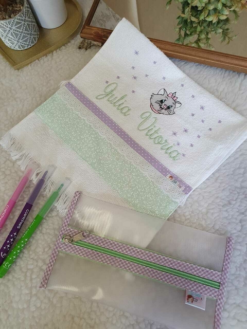 Toalha com franjinha e nome - comprar online