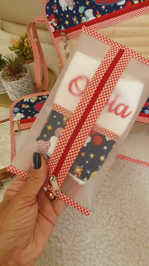 Kit estojo Transparente e toalha de mão - comprar online