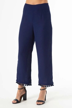 Calça Tecido Poliéster Pantacourt Comfy - comprar online