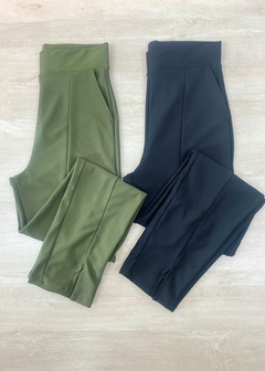 CALÇA EM MALHA ALFAITARIA RETA - comprar online