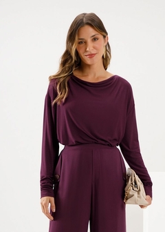 Blusa Malha Crepe Gola Degagê Feminina na internet