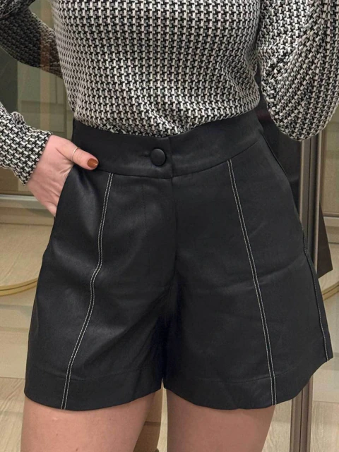 Shorts Couro Pespontos San Antonio