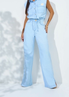 CALÇA JEANS WIDE LEG COM BORDADO na internet