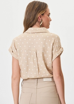 CAMISA LINHO CROPPED SOLTA na internet