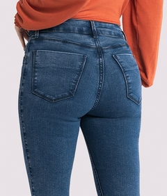 CALÇA JEANS FEMININA COM ELASTANO 3 TAMANHOS AZUL - Amsterdam Closet