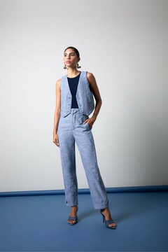 REGATA EM MALHA CLÁSSICA COR AZUL DESTROYED - comprar online