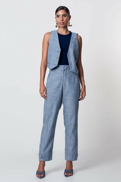 REGATA EM MALHA CLÁSSICA COR AZUL DESTROYED - comprar online
