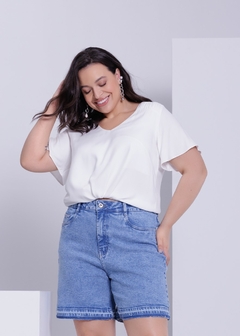 BLUSA EM VISCOSE PLUS SIZE MANGA FLARE E FRANZIDONO OMBRO