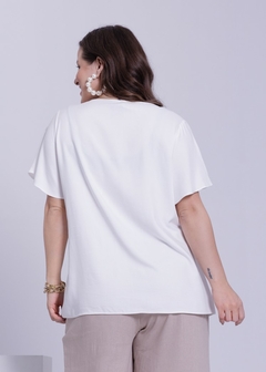 BLUSA EM VISCOSE PLUS SIZE MANGA FLARE E FRANZIDONO OMBRO - loja online