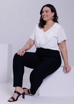 BLUSA EM VISCOSE PLUS SIZE MANGA FLARE E FRANZIDONO OMBRO - loja online